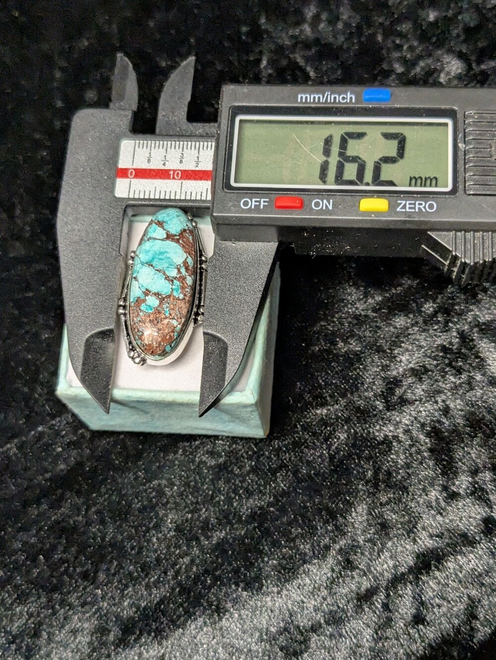 Handcrafted Oblong New Lander Turquoise Ring  (6.5) - Picture 6 of 11